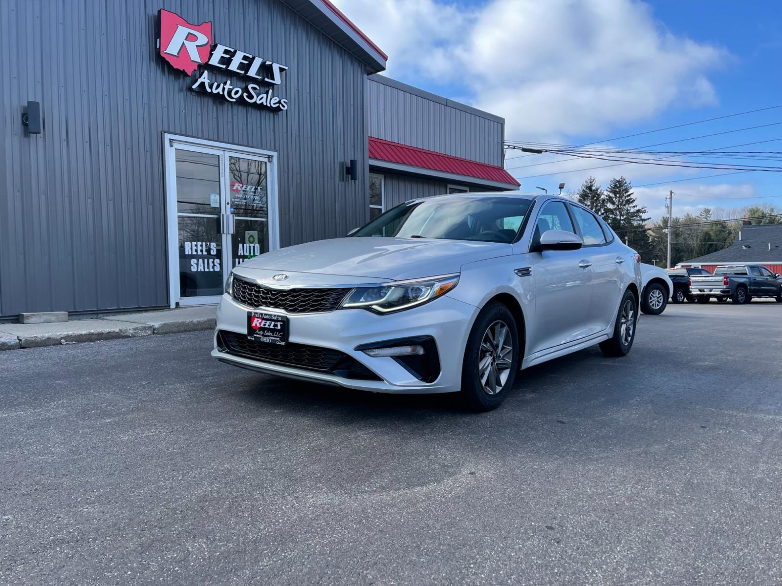 2019 Silver /Black Kia Optima LX FE (5XXGT4L37KG) with an 2.4L I4 DOHC 16V engine, 6A transmission, located at 547 E. Main St., Orwell, OH, 44076, (440) 437-5893, 41.535435, -80.847855 - Photo #0